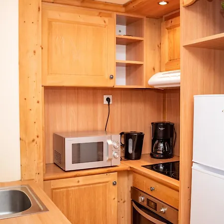 Appartement 2 Pièces Avec Balcon Et Parking à Pra Loup - Fr-1-504-194 *