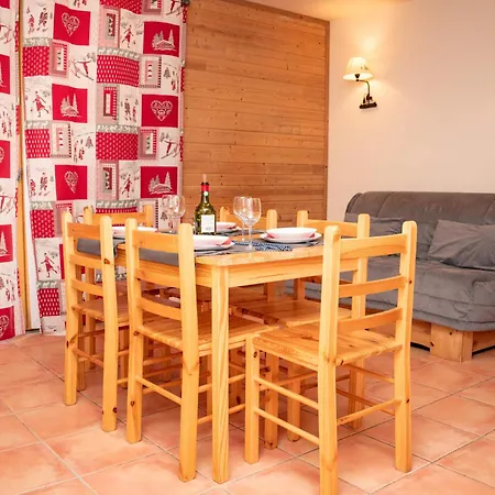 2 Pièces Avec Balcon Et Parking à Pra Loup - Fr-1-504-194 Appartement