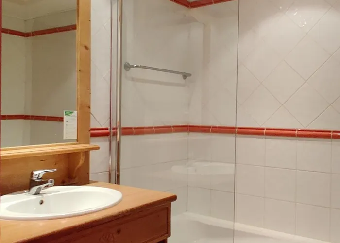 2 Pièces Avec Balcon Et Parking à Pra Loup - Fr-1-504-194 Appartement Uvernet-Fours